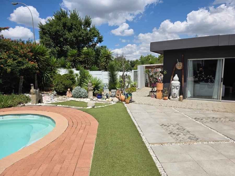 6 Bedroom Property for Sale in Heuwelsig Free State